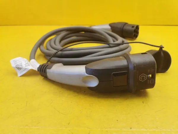 Cable de carga BMW 5 G30 G31 OEM 7827901 image 4