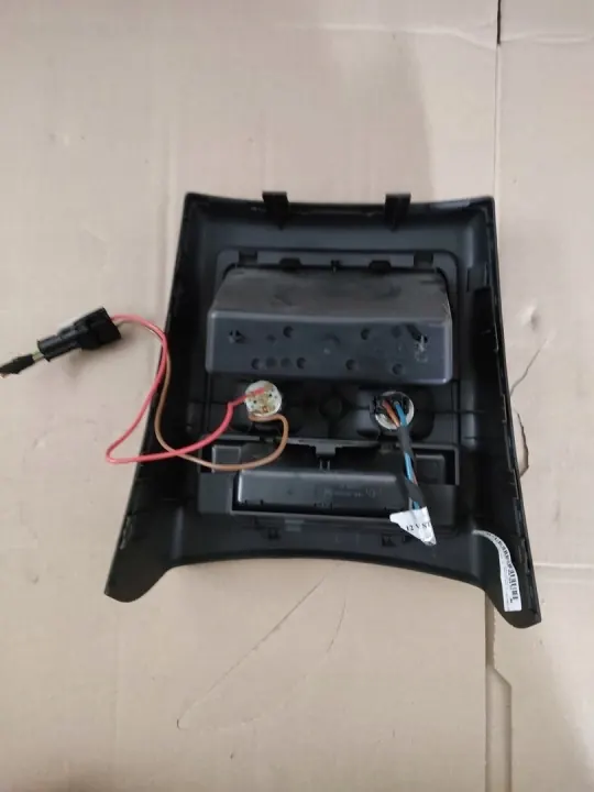 Encendedor trasero BMW E91 Pieza OEM image 3