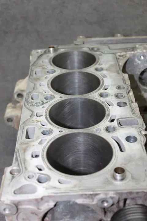 Bloque motor OEM MINI TOYOTA N47C20A - Usado, Buen Estado image 8