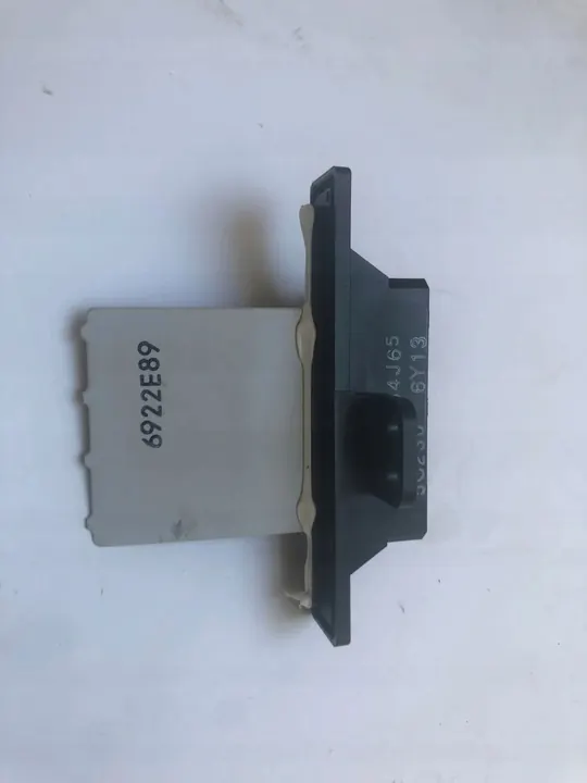 Nissan Primera Micra Weerstand Ventilator image 3