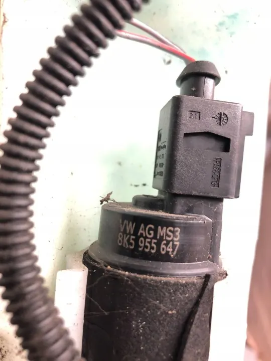 Pesunesteastia OEM 8T0955453C Audi A5:lle image 5