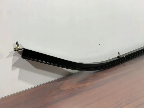 Chrysler Pacifica liukuoven yläkisko OEM 6818603AC image 3