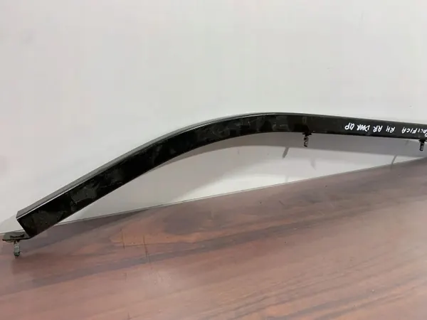 Chrysler Pacifica liukuoven yläkisko OEM 6818603AC image 5
