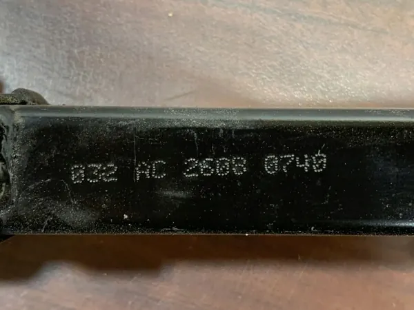 Chrysler Pacifica liukuoven yläkisko OEM 6818603AC image 7