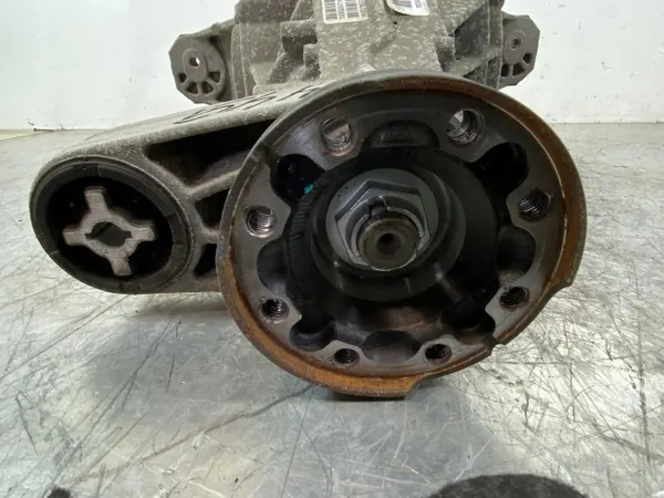 Jeep Bakaxelns differential P68378937AB - Begagnad image 8