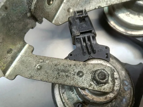 Klaxon Volkswagen d'occasion OEM 3AA951182 image 6
