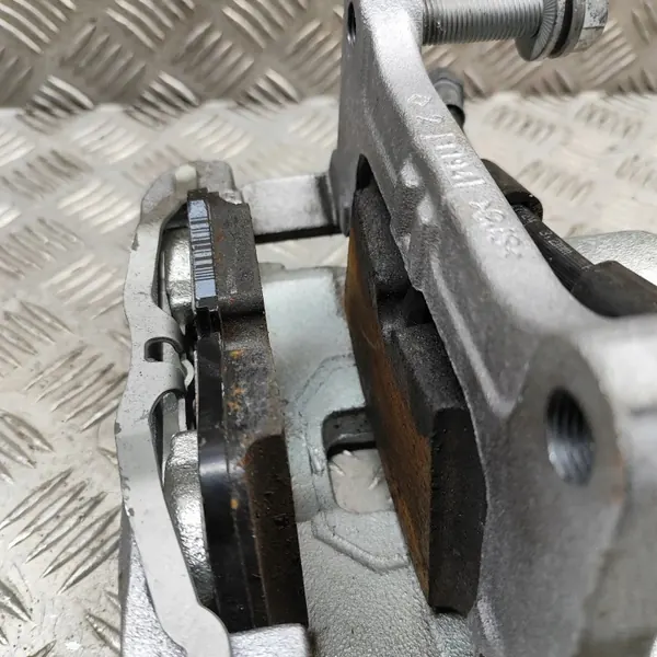 Jarruvasara etu oikea Skoda Kodiaq II 5WA615106BH image 5