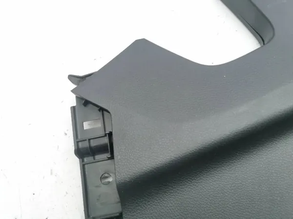 Mittkonsolbeklädnad Hyundai Santa Fe 2013 OEM 846122W800 image 4