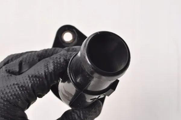 KIA SOUL I 1.6 Salida de Agua Carcasa de Termostato 25631-2B053 image 2