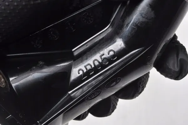 KIA SOUL I 1.6 Salida de Agua Carcasa de Termostato 25631-2B053 image 4