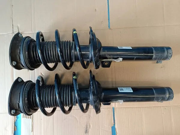 Ammortizzatore anteriore AUDI Q3 F3 SPORTBACK 1.4TFSI e 110KW 2024 OEM 5QF413031CR image 8