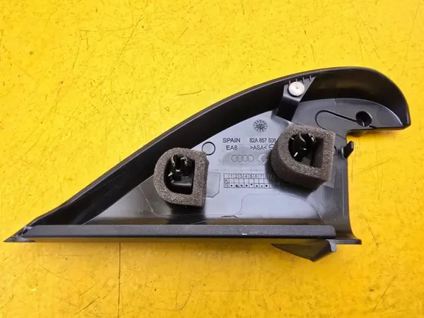 Couvre-triangle porte Audi A1 OEM 82A857506 droit image 3