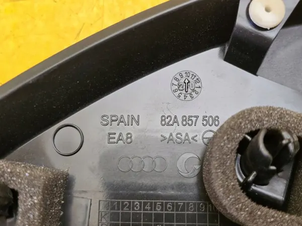 Couvre-triangle porte Audi A1 OEM 82A857506 droit image 5