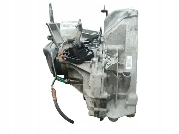 Nissan Qashqai J10 Gearbox 1.6 16V Manual JR5132 image 5