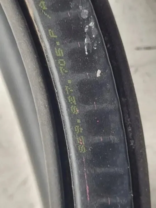 Joint de coffre SEAT EXEO OEM 8E9827705P - Occasion image 3