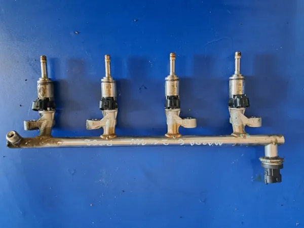 Injecteur Mazda 6 GJ 2.0 Skyactiv PE0113250B image 2