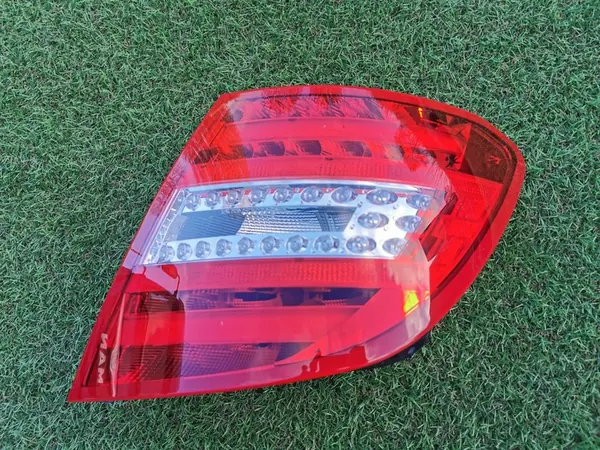 RECHTER ACHTERLAMP MERCEDES C KLASSE 204 LIFT COMBI image 2