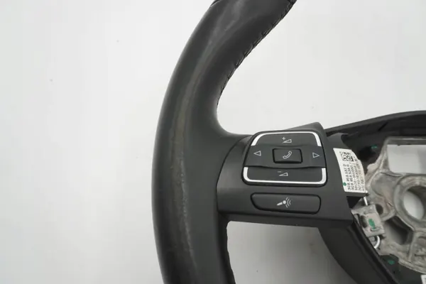 Volante Couro Multifunção OEM 3C8419091BE - Usado image 3