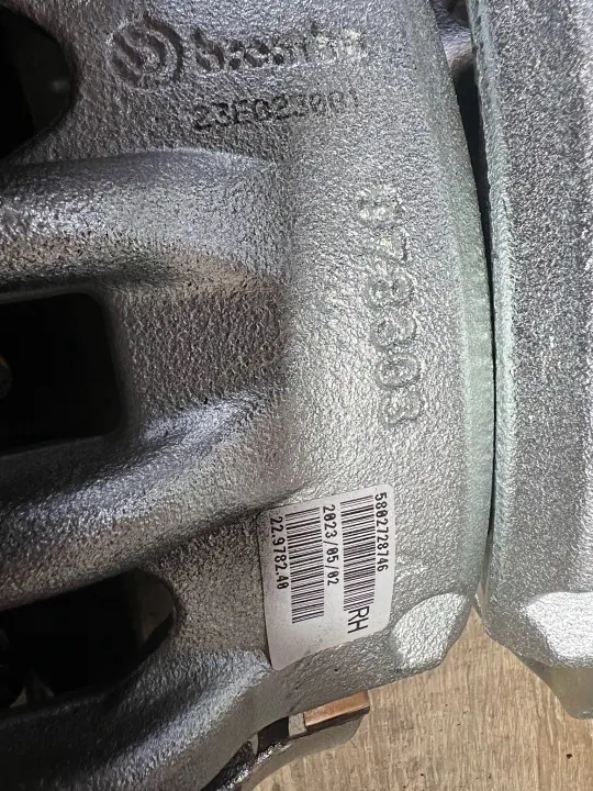 Taka jarrupuristin OEM 978303 Iveco Daily VI:lle image 9