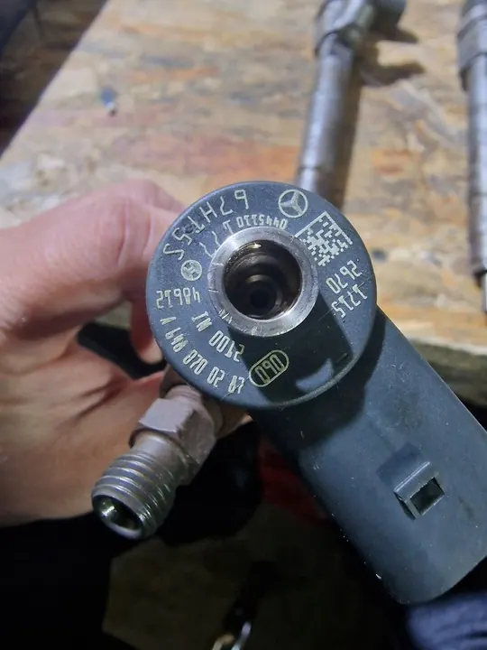 Inyectores Mercedes W203 W211 2.2 2.7 3.2 CDI A6480700287 image 4