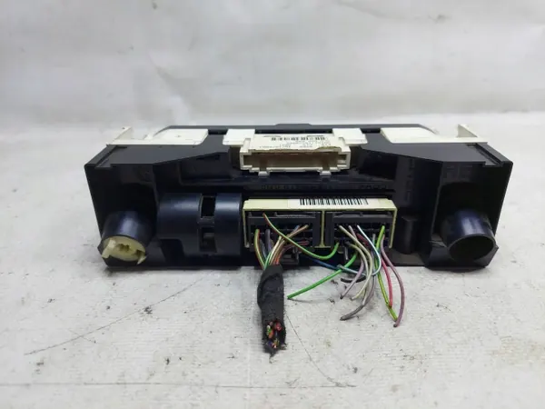 Seat Ibiza III (6L) 2002 Front AC Panel OEM 6L0820045 image 4