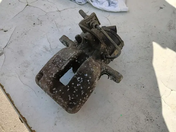 Hintere rechte Bremszange 38 mm für VW Passat B6 CC OEM ST.2.VW.046 image 2