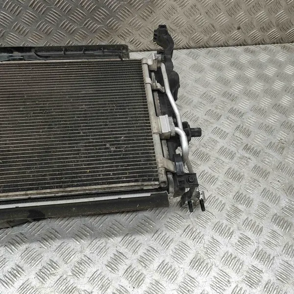 Peça Arrefecimento Hyundai Kona OEM 25310J9860 Usada image 5