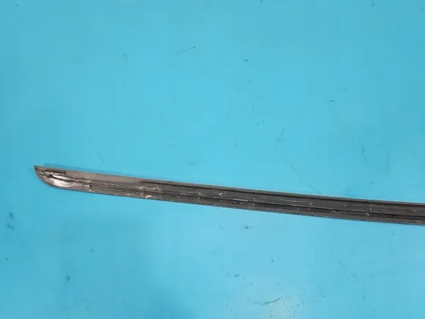Voorruitrubber links OEM AV11-R03195-AD image 5