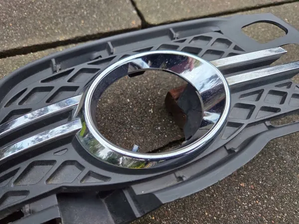 Rejilla de parachoques delantero C-Class W204 derecha Cromo A2048852323 image 3