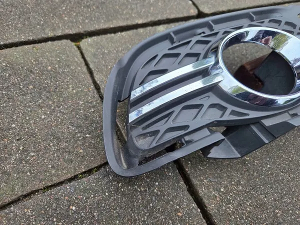 Rejilla de parachoques delantero C-Class W204 derecha Cromo A2048852323 image 4