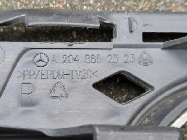 Rejilla de parachoques delantero C-Class W204 derecha Cromo A2048852323 image 6