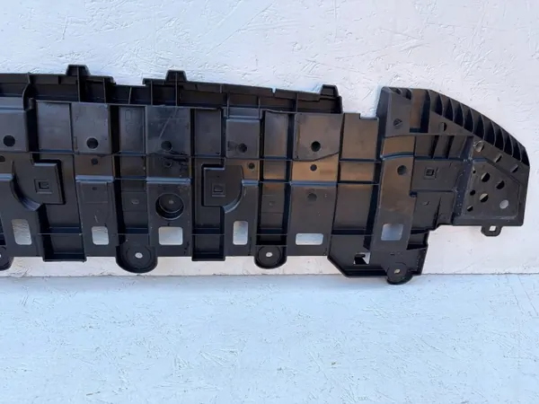 Toyota Yaris IV Frontstoßstangenabdeckung OEM 52618-K0010 image 6