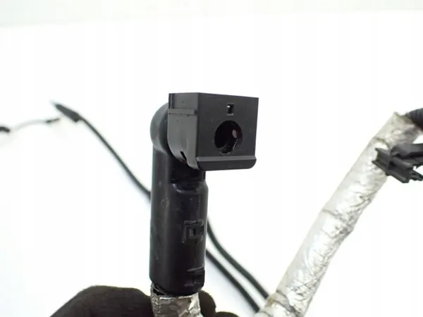 AdBlue-letku OEM 5R3131961A VW Caddy 2.0 TDI:lle image 3
