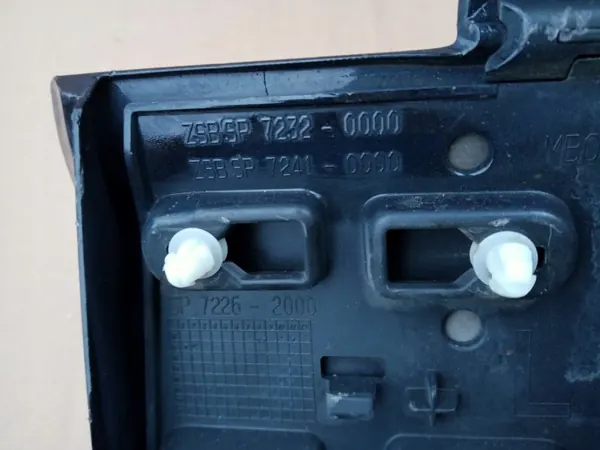 OEM 4M0853717 Para-lama dianteiro esquerdo Audi Q7 II image 8