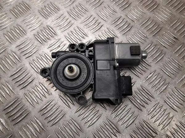Raamopenermotor Hyundai Kona II 2023 Voor Links OEM 82450-BE110 image 1
