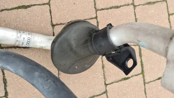 Ilmastointiletku Audi A4 B8 A5 8T0260710F image 2