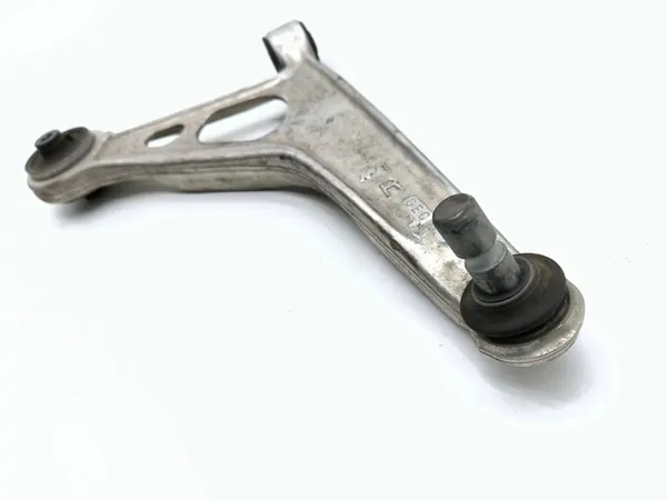 Nissan Rogue 2021 Braccio di Controllo Inferiore Destro OEM image 2