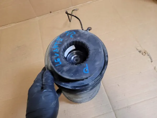 Luftfjädring OEM 06701007150 Höger bak Maserati Levante image 3