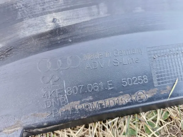 Spoiler Audi E-Tron Delantero OEM 4KE807061E Negro image 8