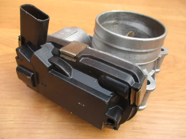 DROSSSELKLAPPE OPEL ANTARA 2.2 CDTI image 2