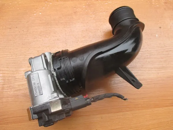 DROSSSELKLAPPE OPEL ANTARA 2.2 CDTI image 9