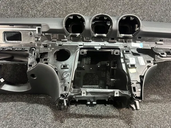 Mercedes W206 C-Klasse Dashboardconsole OEM A2068601002 image 6