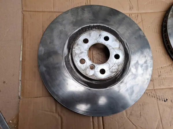 Conjunto discos travão dianteiro OEM 6884001 BMW 1 F40 image 3