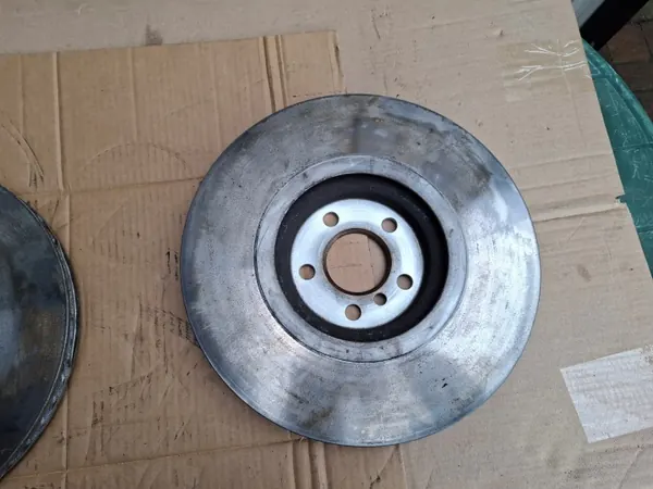 Conjunto discos travão dianteiro OEM 6884001 BMW 1 F40 image 4