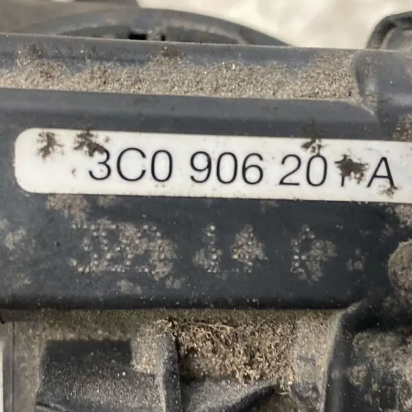 Audi Q3 8U OEM-osat 3C0201797D - Käytetty Audi OE image 6