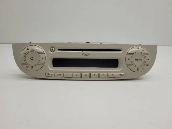 OEM 7646383316 CD-soitin Fiat 500:lle - Käytetty image 2