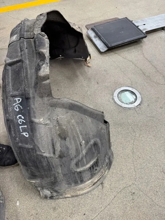 AUDI A6 C6 4F 04-08 Left Front Wheel Arch 4F0821133H image 3