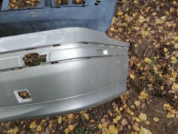 Parachoques trasero Mercedes W211 image 2