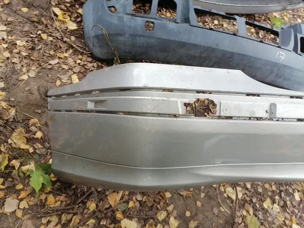 Parachoques trasero Mercedes W211 image 5