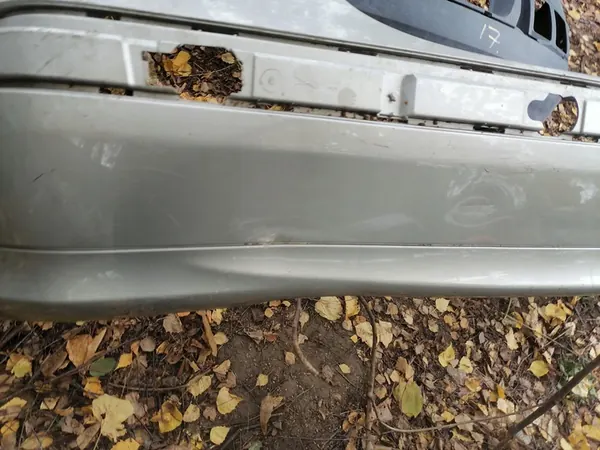 Parachoques trasero Mercedes W211 image 6